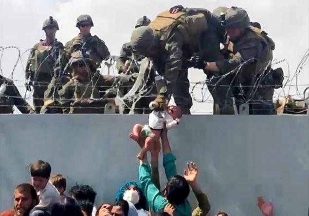 IMMAGINI DI UN DRAMMA – La foto che diventa un simbolo