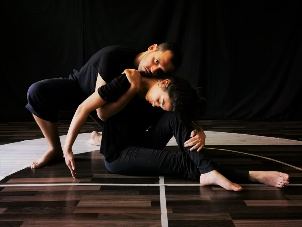 CORTILE TEATRO FESTIVAL – È ancora la contemporaneità in scena al festival con Auretta Sterrantino e Michelangelo M. Zanghì