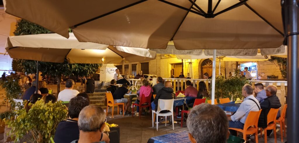 AMMINISTRATIVE DI PATTI – Giorgio Cangemi, da piazza “Liberty” al centro storico, presentando lista e programma. Domenica sarà a Marina