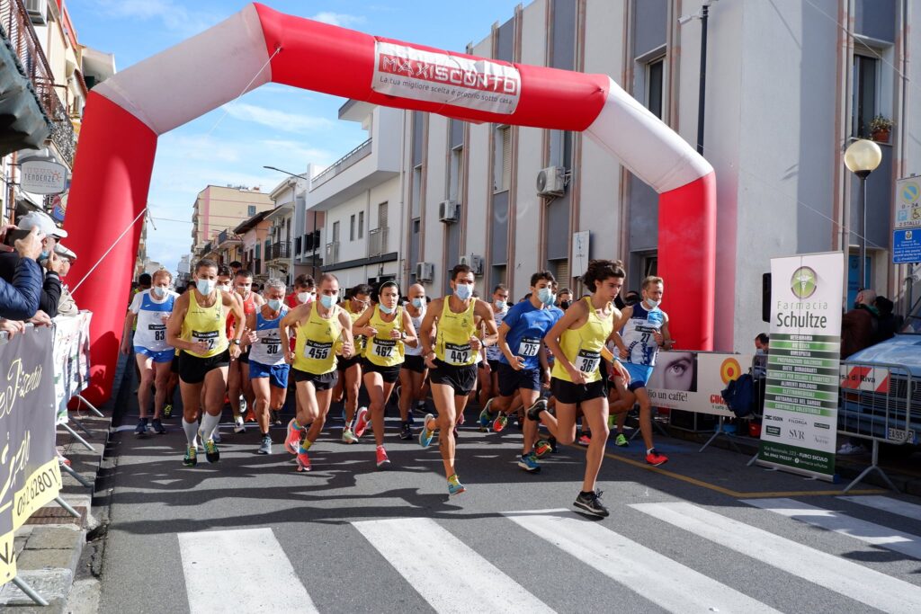 PODISMO – Corrado Mortillaro e Virginia Salemi vincono la “10^ Curri chi ti pigghiu”