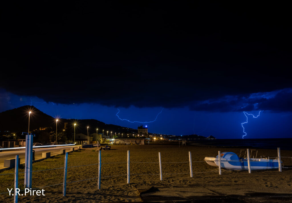 LE FOTO – Fulmini su Brolo. Gli scatti di Ivano Piret