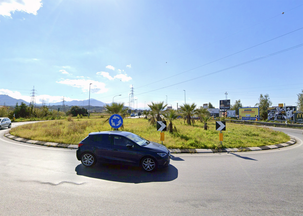 AUTOSTRADE SICILIANE – Nuovo asfalto per la rotonda di Milazzo, svincolo chiuso per due notti