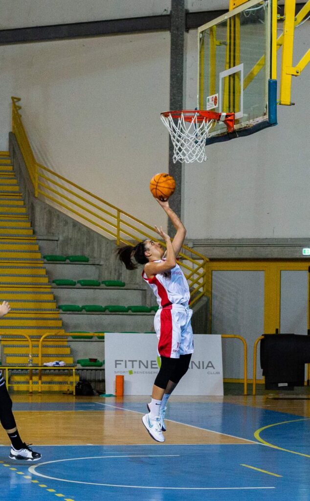 BASKET – Alma Patti corsara al PalaBarbuto. Capri battuta in una gara dall’80% al tiro