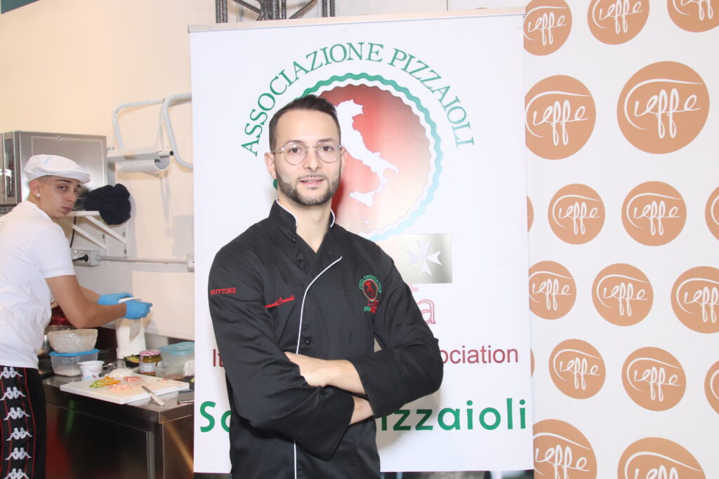 ALESSANDRO CONSOLI – Il pizzaiolo barcellonese è il Super Campione della Pizza Bianca