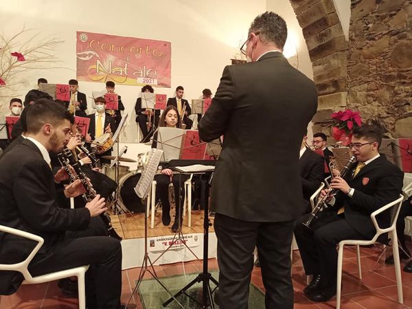 SINAGRA – Emozionante Concerto di Natale della banda musicale Vincenzo Bellini