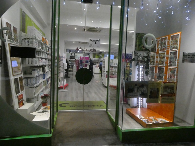 CURIOSITÀ A MESSINA – L’Arte in farmacia: la “cura” di Stello Quartarone