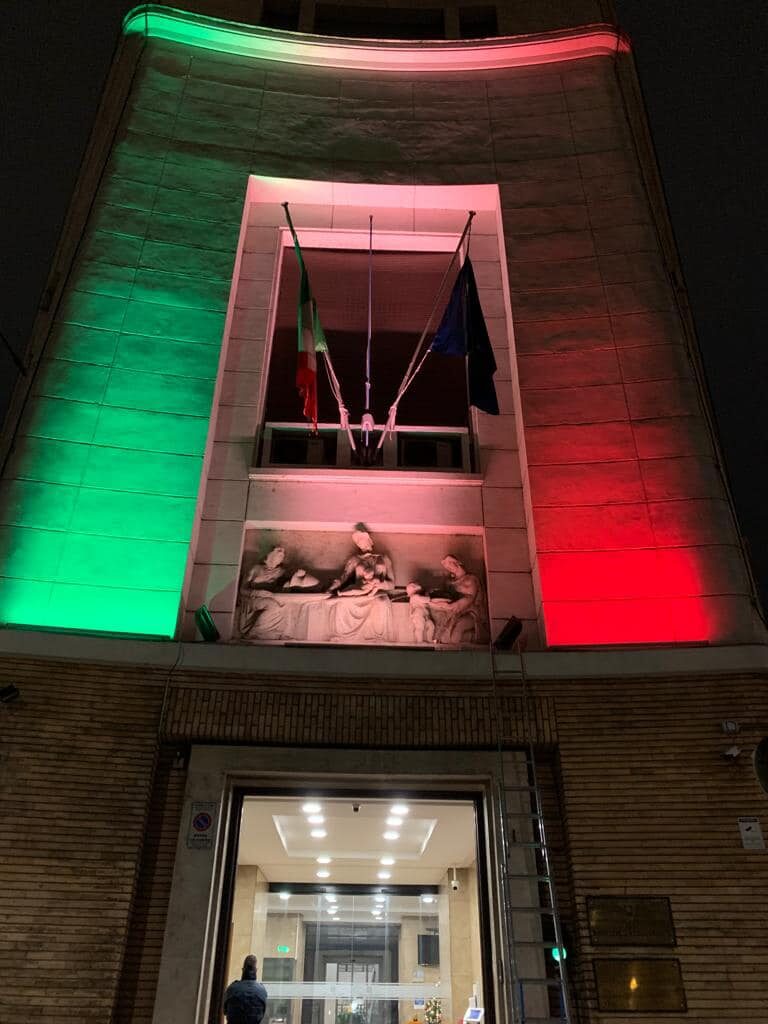 ILLUMINAZIONE “ISTITUZIONALE” – Un grande pizzico di “made in Brolo” sulla facciate dei Ministeri