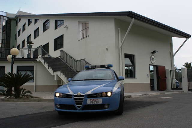 PATTI – La Polizia di Stato esegue misura cautelare. Tentata estorsione il reato contestato