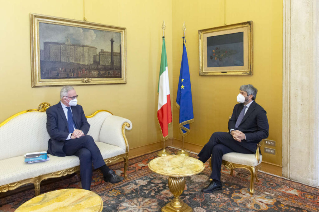 ABUSI SESSUALI A DANNO DEI MINORI – Telefono Azzurro lancia appello al Presidente della Camera Roberto Fico