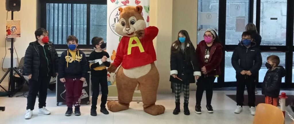 COVID & BAMBINI – “Alvin Superstar” tra magia e sorrisi all’Hub vaccinale pediatrico di Patti