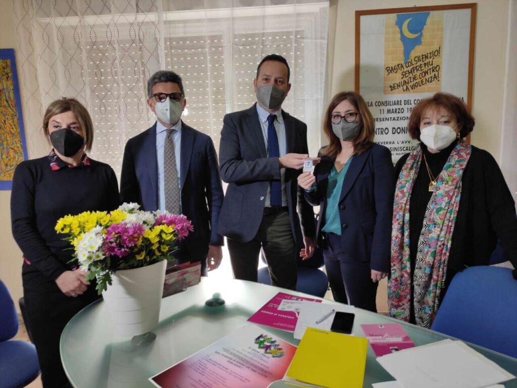 POSTE ITALIANE – A Messina un alloggio per le donne vittime di violenza grazie all’associazione “D.i.Re. Donne in Rete contro la violenza”