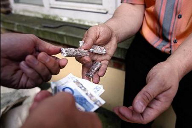 BROLO – Telecamere contro la droga!