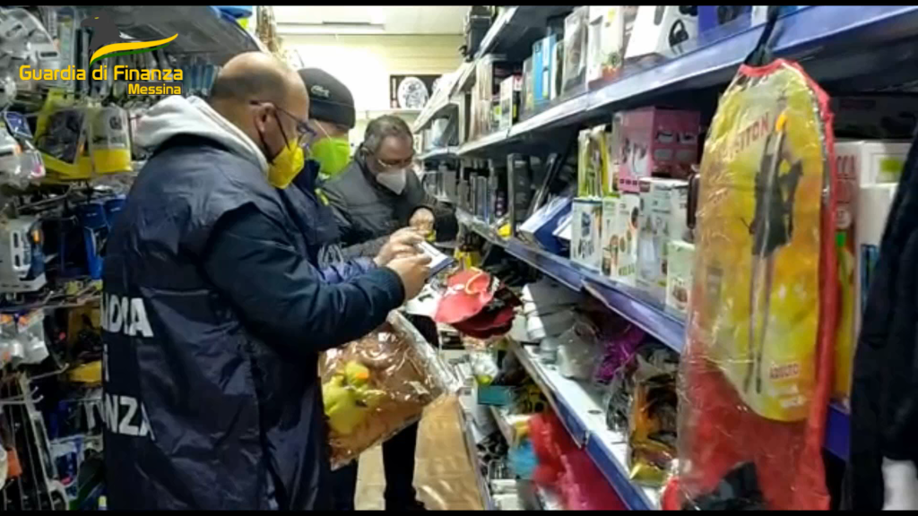 CARNEVALE SICURO – Sequestrati oltre 131 mila giocattoli