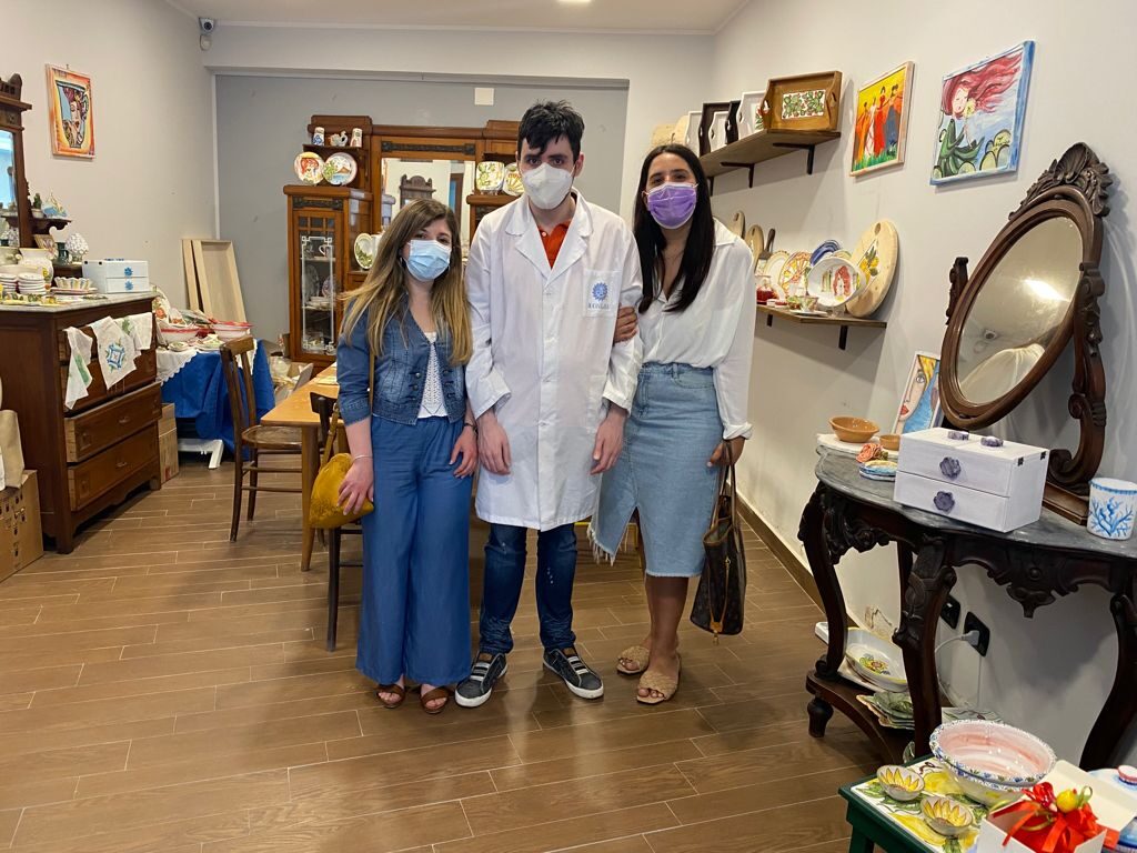 AUTISMO – Primo laboratorio creativo per realizzare oggetti in ceramica e legno dedicato a ragazzi con condizione autistica