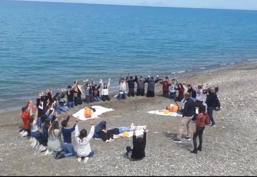 VINCENTI – È santagatese l’unica scuola siciliana vincitrice del concorso Nazionale “Lezioni di Costituzione”