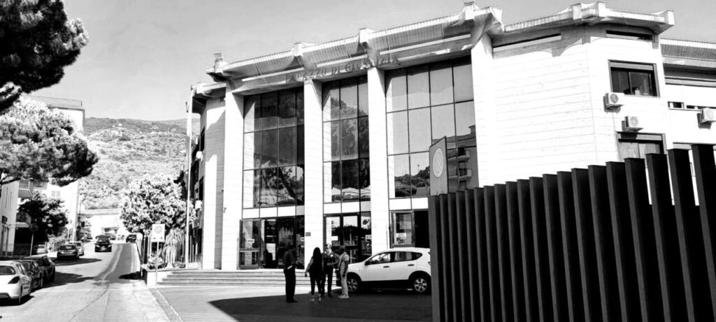 BROLO E PIRAINO – Spaccio di droga, gli indagati si avvalgono della facoltà di non rispondere