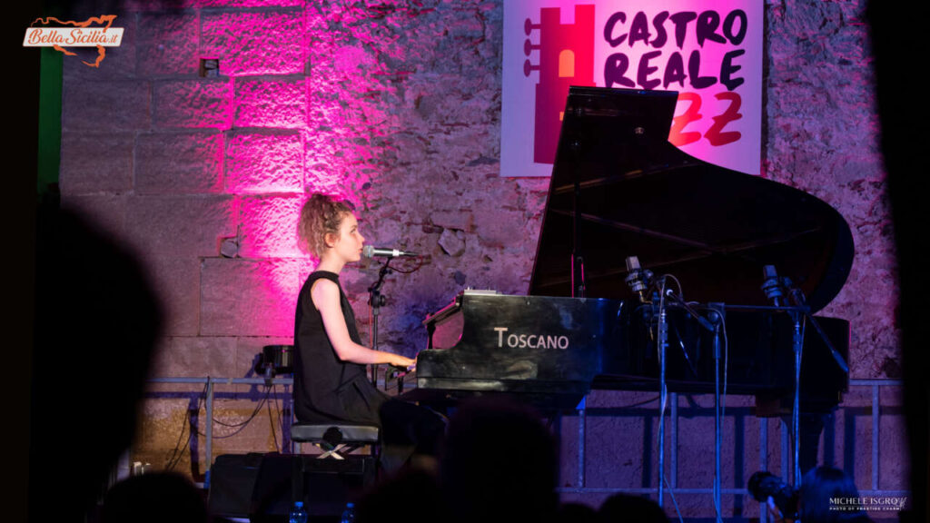 FRIDA BOLLANI – Incanta il pubblico del Castroreale Jazz