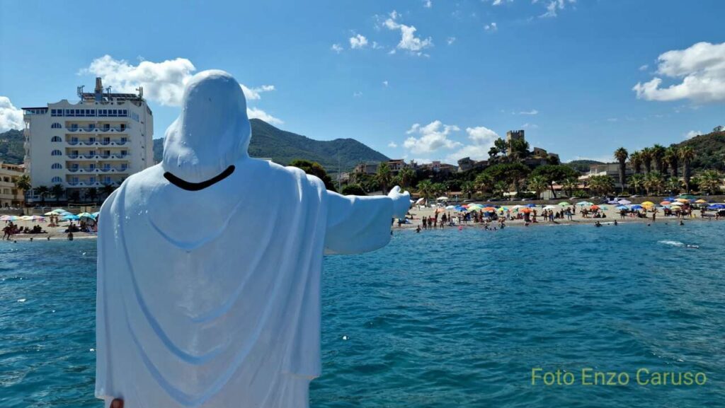 CRISTO, MADONNE & MARINAI – Nel week end il borgo della Marina di Brolo celebra la sua festa