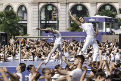 SPAZIO DANZA – La scuola orlandina al Ballo in Bianco con Roberto Bolle in piazza Duomo a Milano