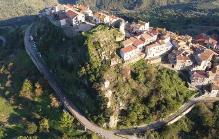 FRANE – A Castel di Lucio in arrivo tre interventi per consolidare il centro abitato
