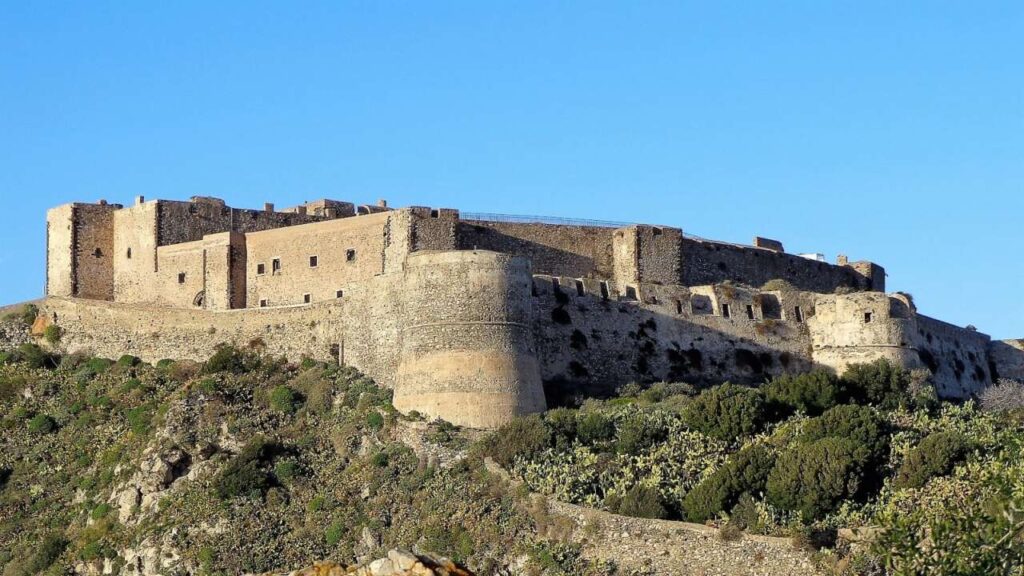 MILAZZO – Il Majorana promuove il benessere organizzativo con il collegio docenti al Castello