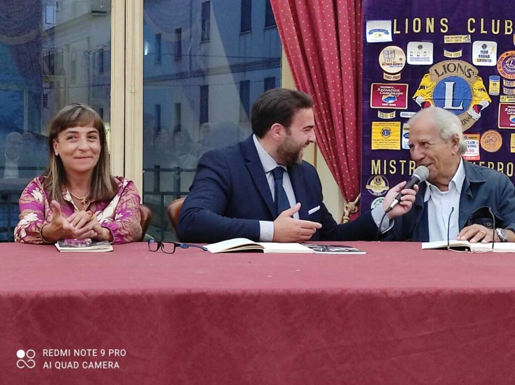 SANTO STEFANO DI CAMASTRA – Cultura e convivialità a Palazzo Trabia con “Grandi di provincia”, il libro di Marina Romeo