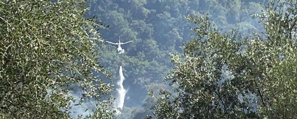 PIRAINO – Fuoco domato. L’incendio ha interessato il costone collinare