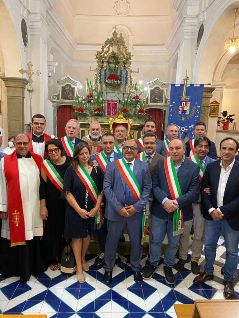 A PIRAINO – Hic Sunt Homines