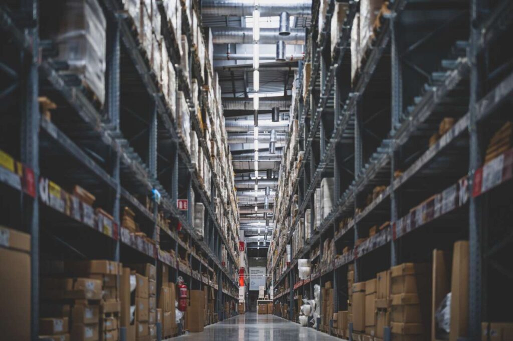 PEDANE – Perché un pallet di plastica invece di uno di legno?