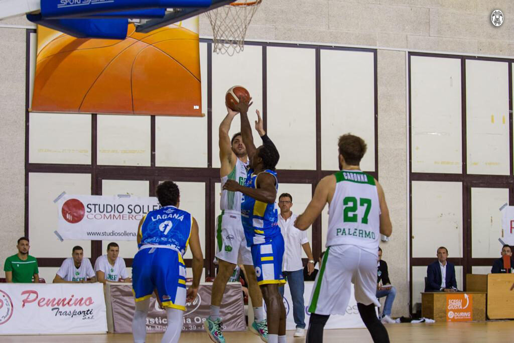 BASKET – Capo d’Orlando fa suo il derby: espugnato il Palamangano di Palermo