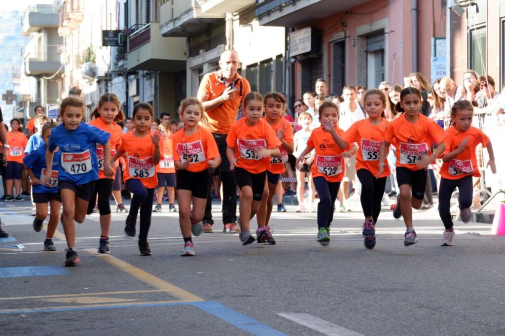 PODISMO – Bella mattinata di corsa a S. Teresa di Riva con l’11° “Curri Chi Ti Pigghiu”