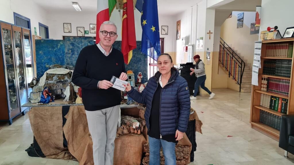 IL COVID DIETRO L’ANGOLO – La voce, fuori dal coro, di Linda Piscioneri, che dona alla scuola 800 tamponi