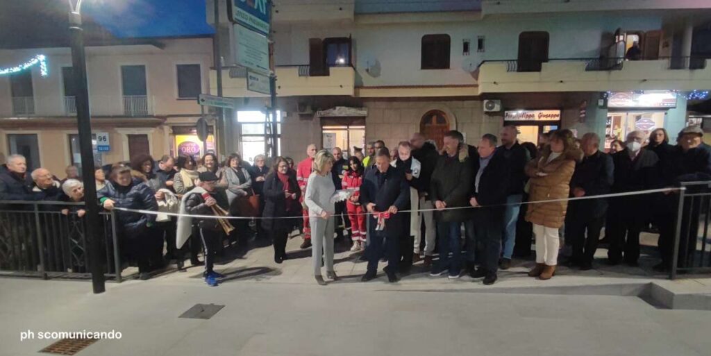 SALOTTO D’ARGENTO – Ieri a Brolo inaugurato il centro sociale dedicato agli anziani