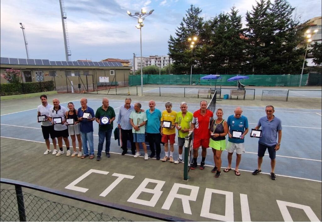 SCELTE DISCUTIBILI – I Campionati Siciliani Veterani 2023 vanno via da Brolo
