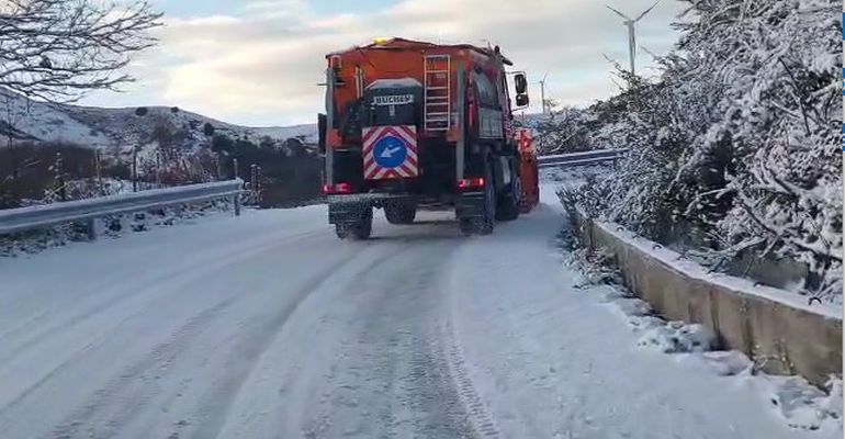 EMERGENZA NEVE – Uomini e mezzi in azione sulle strade provinciali