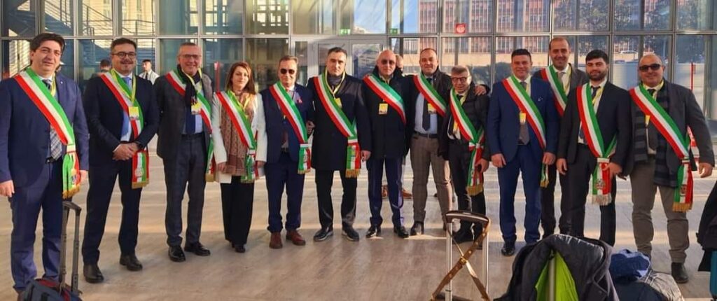 FOTO DI GRUPPO – Sindaci dei Nebrodi alla presentazione di Polis