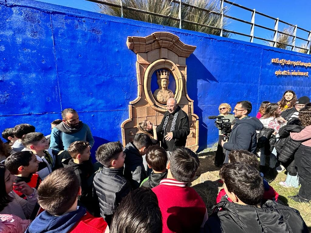 PORTA DELLE FARFALLE – Oltre 10mila cittadini del quartiere hanno festeggiato la Vergine davanti alle installazioni monumentali volute dal mecenate Antonio Presti