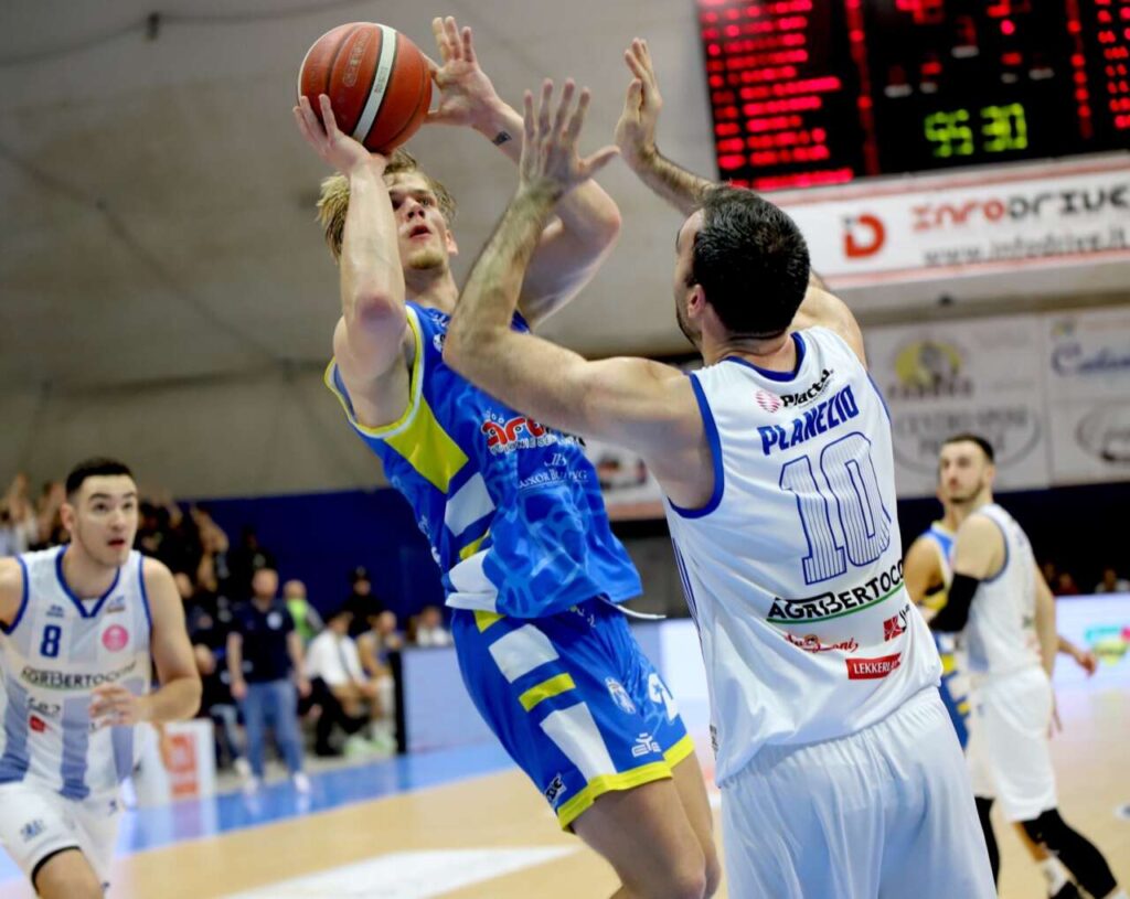BASKET – L’Orlandina piega la capolista