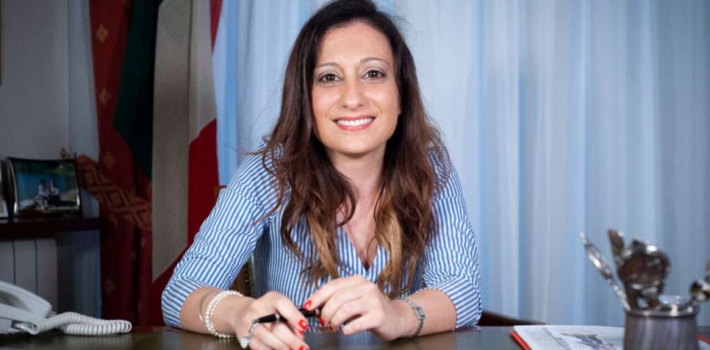ILENIA TORRE – Sottolinea il suo diritto/dovere ad essere presente sulla scena politica barcellonese