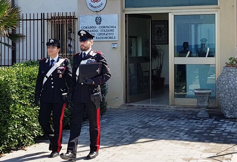 FERRAGOSTO TRANQUILLO – A Capo d’Orlando, controlli straordinari dei Carabinieri: tre denunce, sei segnalati e sequestro di hashish e cocaina
