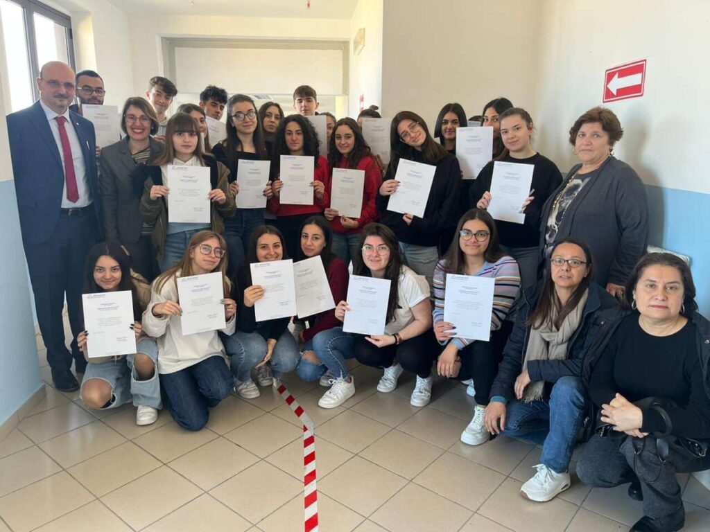 SANT’AGATA MILITELLO – Al liceo Sciascia Fermi il progetto “economic@mente -Metti in conto il tuo futuro”