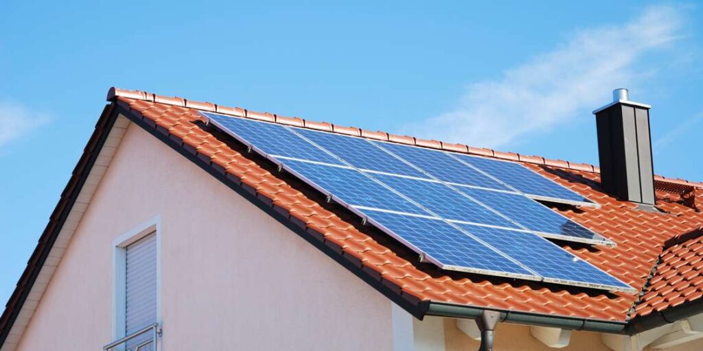 FOTOVOLTAICO – Dalla Germania arrivano i pannelli solari autopulenti