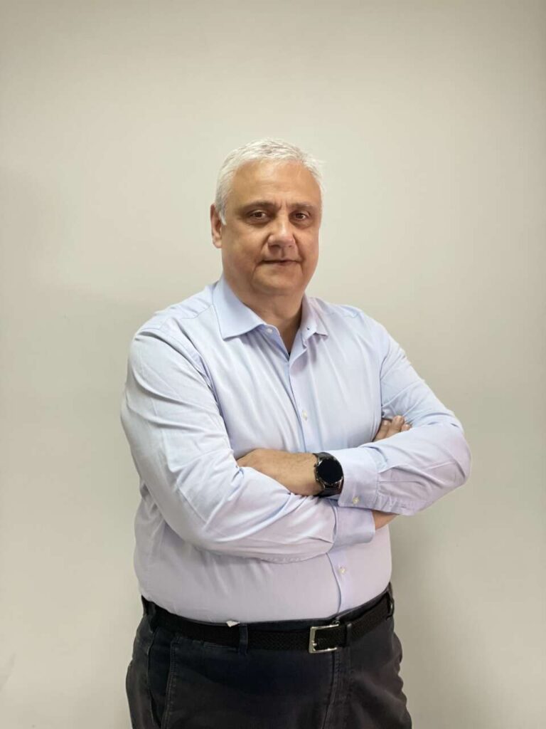 SANTA DOMENICA VITTORIA – Maurizio Mastrosimone candidato a sindaco