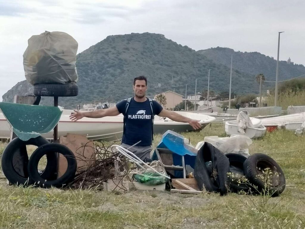 MONGIOVE – Maurizio Prisutto protagonista del “Day 3” per la bonifica del borgo marinaro dalla plastica