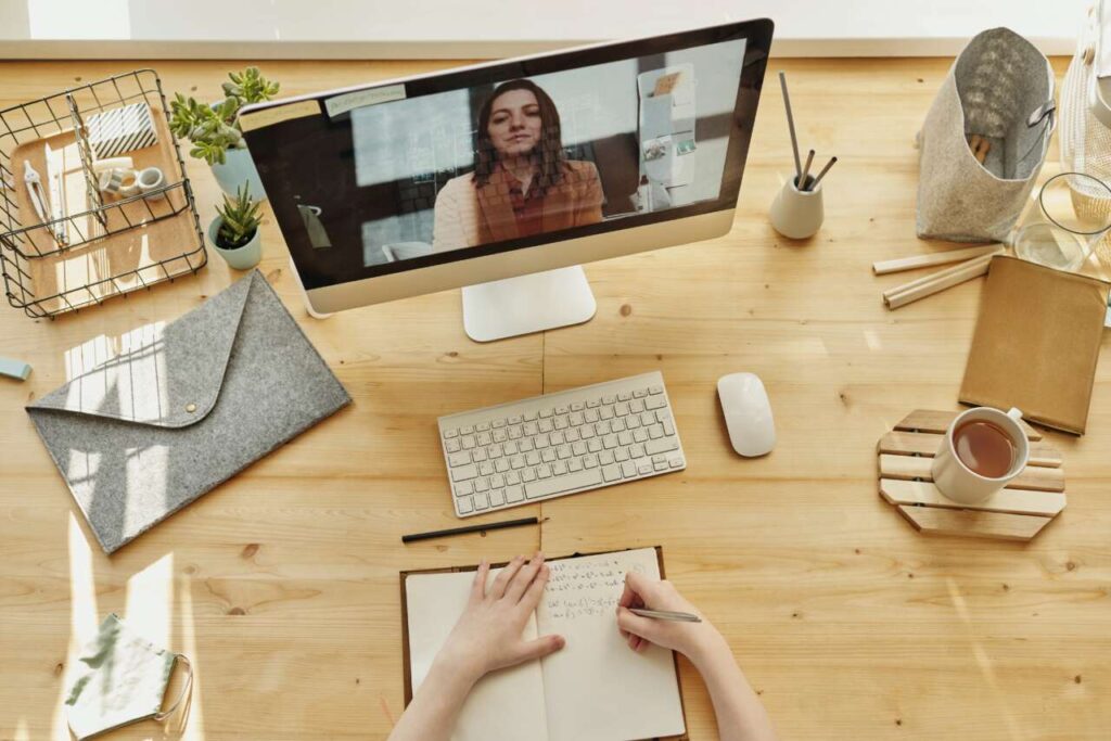 PERCHÉ SEGUIRE UN CORSO ONLINE? – I vantaggi della formazione da remoto