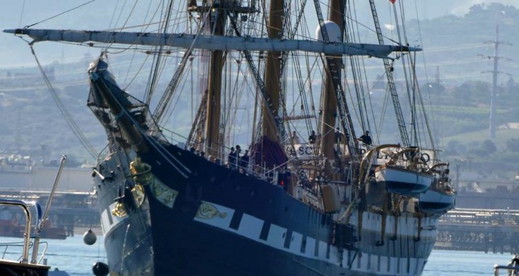 MILAZZO – Approdata la “Palinuro”. Possibili le visite della cittadinanza
