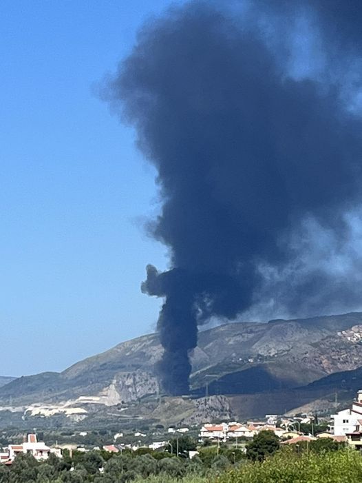 INCENDIO TRA TORRENOVA E SAN MARCO – Bruno Mancuso  invita i cittadini di prendere tutte le precauzioni utili ad evitare l’inalazione di gas tossici