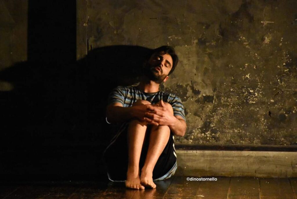 CORTILE TEATRO FESTIVAL – Lunedì 24 luglio “Cirasedda”, spettacolo con la regia del catanese Nicola Alberto Orofino