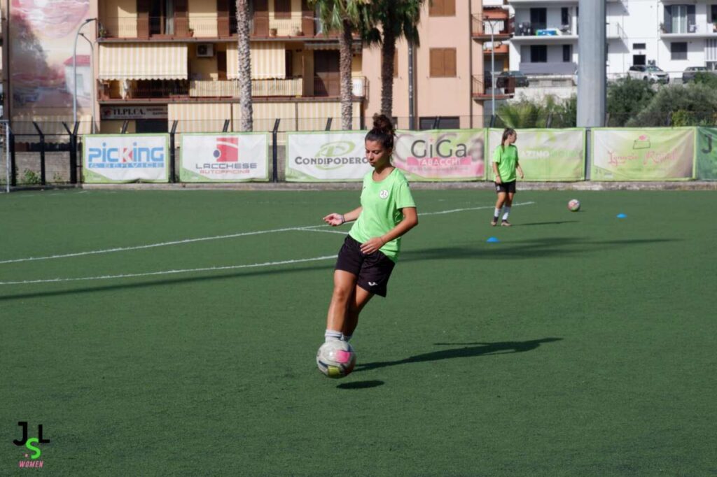 CALCIO – La JSL Women mette a segno i colpi Ylenia Cicirello e Federica Pizzino