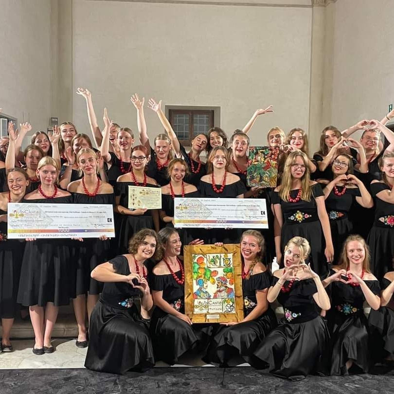 INCANTO MEDITERRANEO – Il Coro delle Ragazze Skowronki vince il concorso di musica Sacra e il Trofeo